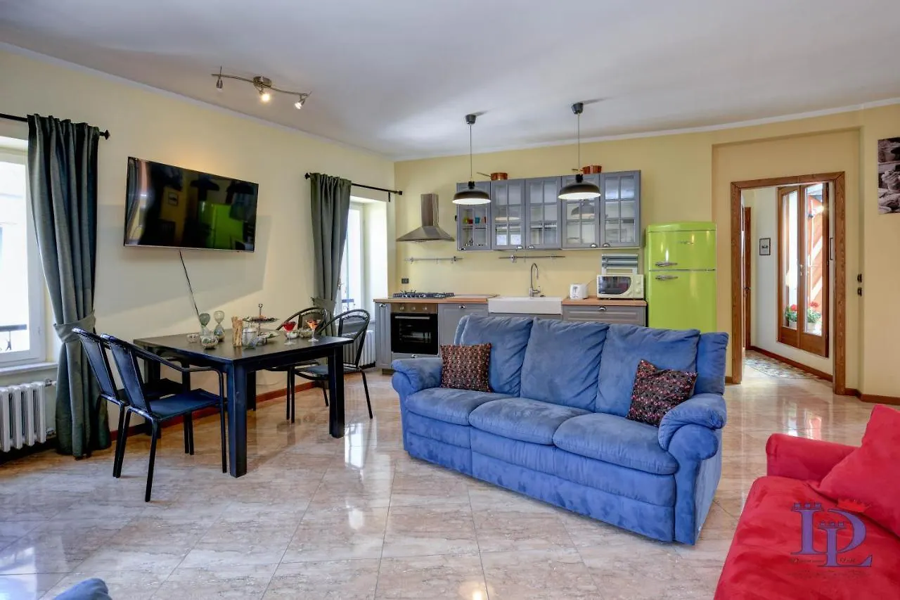 Desenzanoloft Official Partner Marriott Homes & Villas - Queen Of Sirmione Castle View 0*,  이탈리아