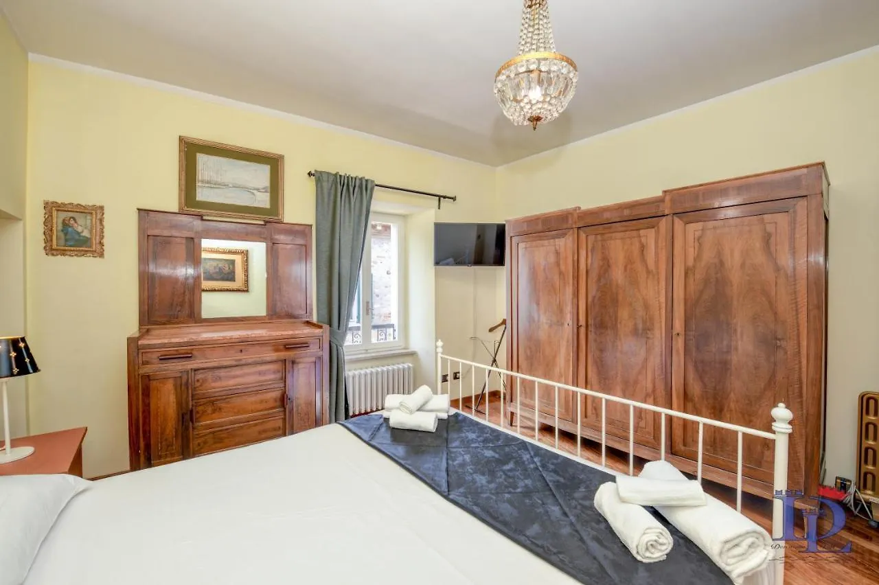 Desenzanoloft Official Partner Marriott Homes & Villas - Queen Of Sirmione Castle View 0*,  이탈리아